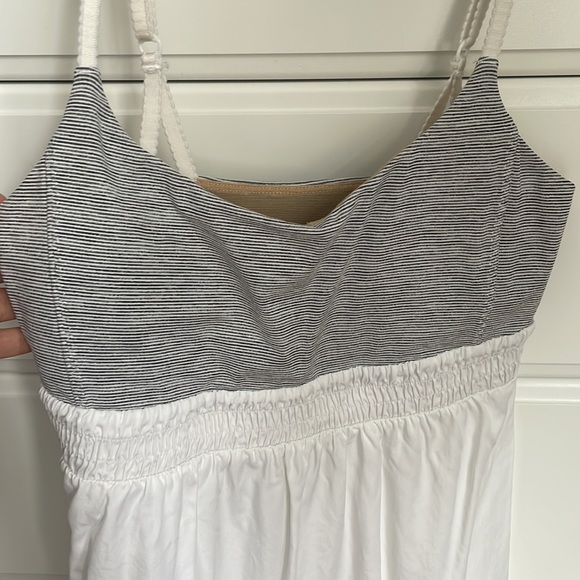 Lululemon size 4 Tank - Picture 2 of 3